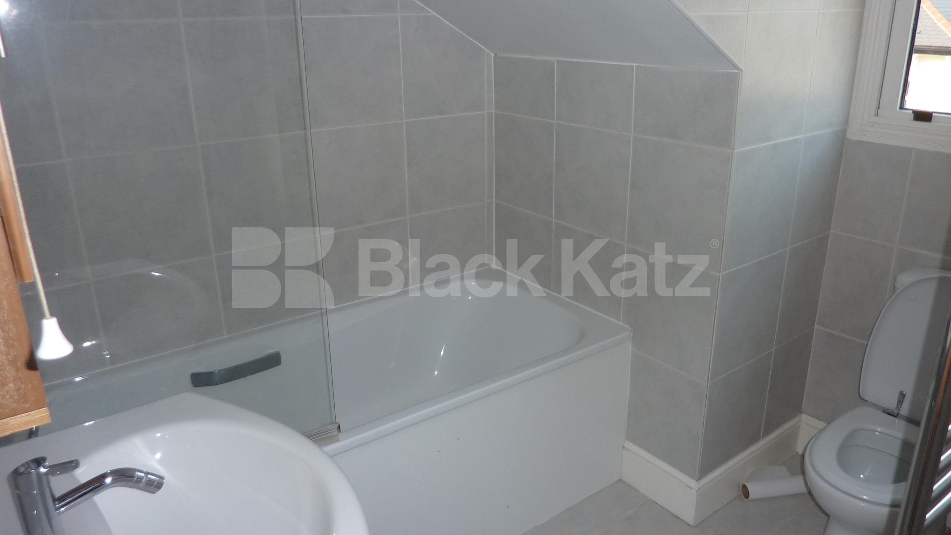 			NEW INSTRUCTION!, 1 Bedroom, 1 bath, 1 reception Flat			 Belsize Square, BELSIZE PARK